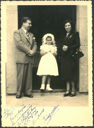 <b>[Fotografia de dois adultos[...]</b>